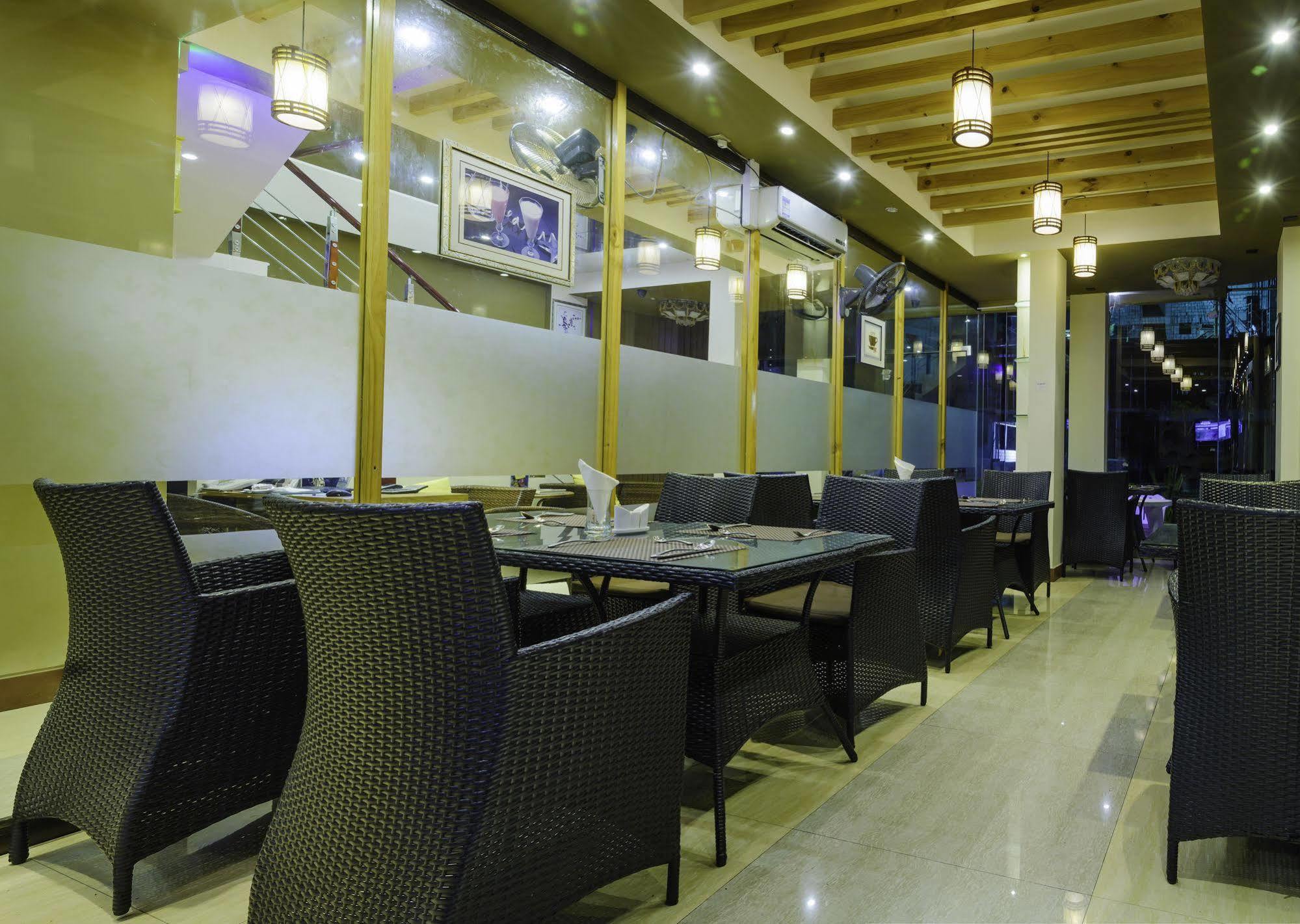 Clear Sky Inn Hulhumale Ngoại thất bức ảnh