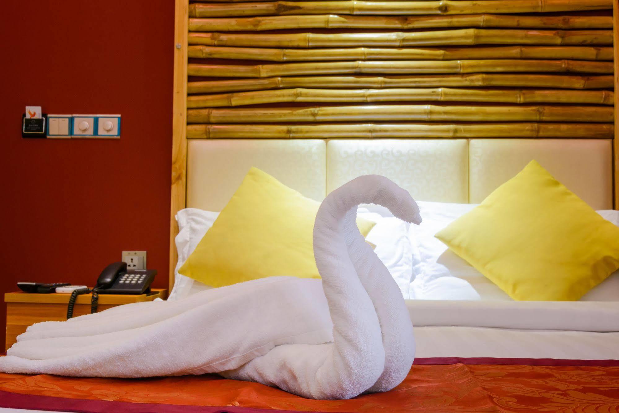 Clear Sky Inn Hulhumale Ngoại thất bức ảnh
