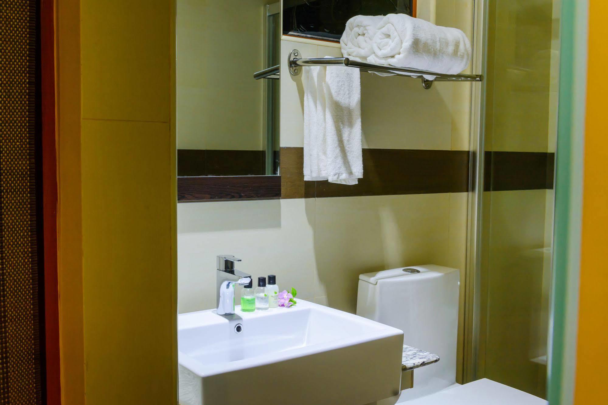 Clear Sky Inn Hulhumale Ngoại thất bức ảnh