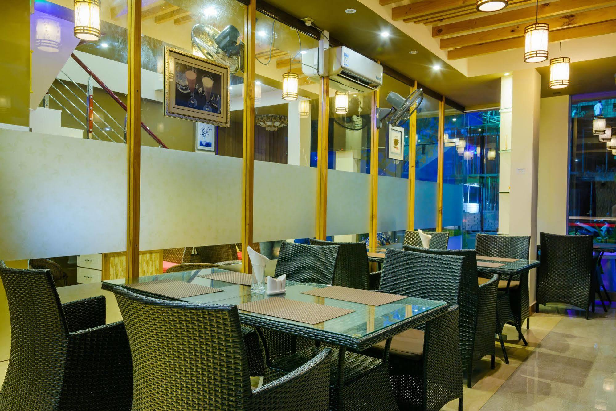 Clear Sky Inn Hulhumale Ngoại thất bức ảnh
