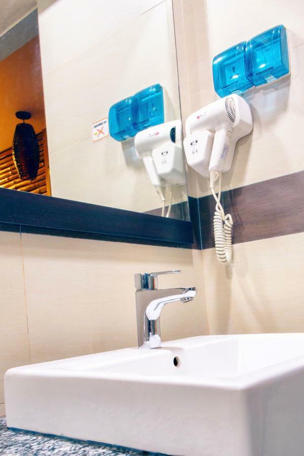 Clear Sky Inn Hulhumale Ngoại thất bức ảnh